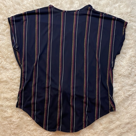 🌿NWOT!! • LAVENDER FIELD BOHO DARK NAVY OVERSIZED VNECK TEE • SIZE MEDIUM🌿 - Picture 5 of 5